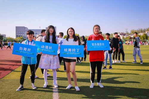 201909【五中社團喜迎新 莘莘學(xué)子顯風采——阜陽五中舉行2019年社團納新大會】2000k 阜陽日報 阜陽發(fā)布 特約攝影 凡偉 18844908911-11 (11)_conew1.jpg