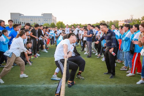 201909【手握長(zhǎng)繩氣蓋世 腳踏綠茵震長(zhǎng)空——阜陽(yáng)五中2018級(jí)高二學(xué)生舉行秋季拔河比賽】2000k 阜陽(yáng)日?qǐng)?bào) 阜陽(yáng)發(fā)布 特約攝影 凡偉 18844908911-17 (14)_conew1.jpg