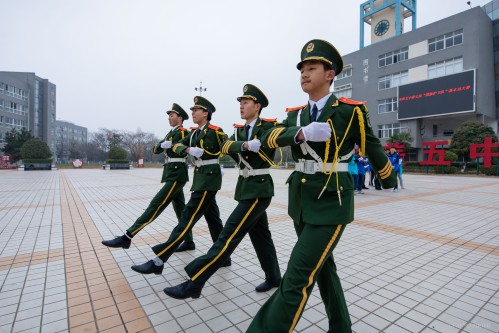 201912【夯實(shí)基礎(chǔ) 練就功夫——阜陽五中第七屆國旗護(hù)衛(wèi)隊(duì)基本功大賽圓滿成功】潁州晚報 阜陽日報 阜陽發(fā)布 特約攝影記者 凡偉 18844908911 (6)_conew1.jpg