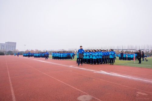 201912【強(qiáng)健體魄 淬煉精神——阜陽(yáng)五中舉行高一 高二年級(jí)跑操比】潁州晚報(bào) 阜陽(yáng)日?qǐng)?bào) 阜陽(yáng)發(fā)布 特約攝影記者 凡偉 18844908911-6_conew1.jpg