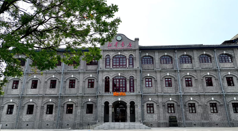 前言后記安慶勸業(yè)場店。安徽新華發(fā)行集團供圖