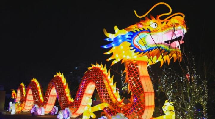 燈會現(xiàn)場。 汪立攝